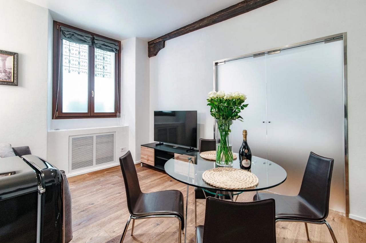 Suite Lo Storico - The House Of Travelers Como Luaran gambar