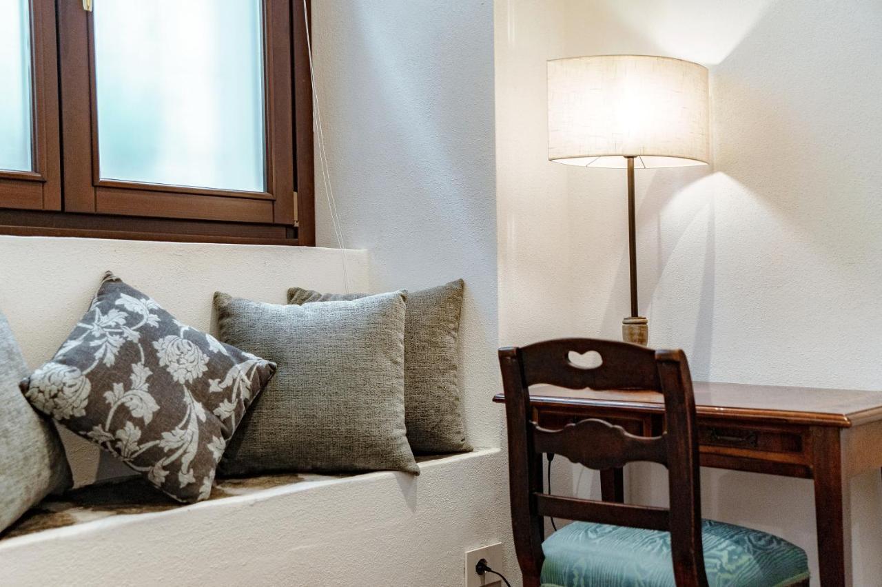Suite Lo Storico - The House Of Travelers Como Luaran gambar
